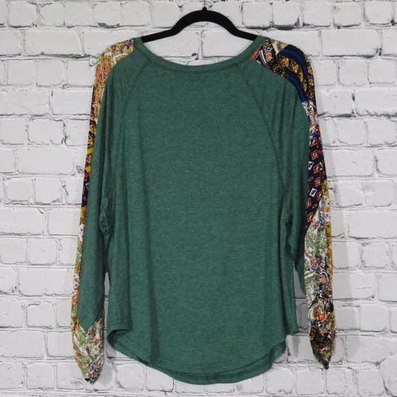 NEW - Women's Relaxed V-Neck Long Sleeve Top - Picture 7 of 8